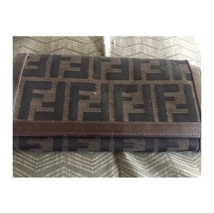 100% Authentic FENDI WALLET IN GOOD CONDITION